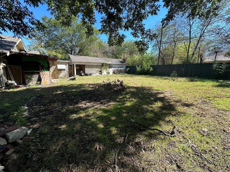 829 W Beddell Street, Fort Worth TX 76115 - Photo 15