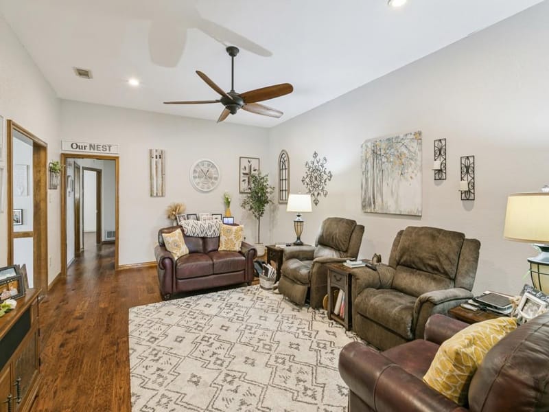 3617 Bluegrass Drive, Grand Prairie TX 75052 - Photo 3