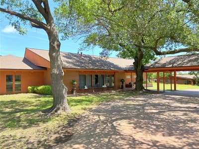 905 Bennett Drive, Bowie TX 76230 - Photo 3
