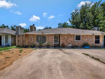 1706 Windsong Lane, Irving TX 75060 - Photo 2