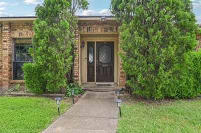 5605 Blair Oaks Drive, The Colony TX 75056 - Photo 3