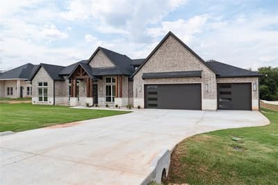 2300 Candlestick Drive, Granbury TX 76049