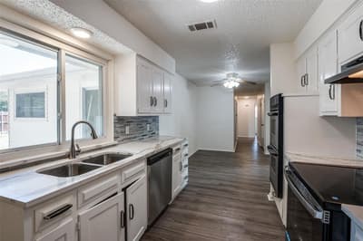 1902 Pat Ln, Carrollton TX 75006 - Photo 5