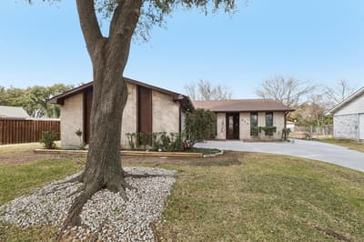 326 E Ferndale Lane, Grand Prairie TX 75052