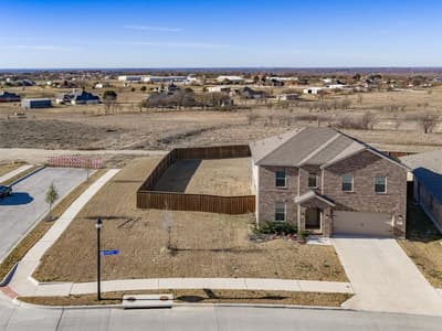 186 Dogwood Avenue, Rhome TX 76078 - Photo 5