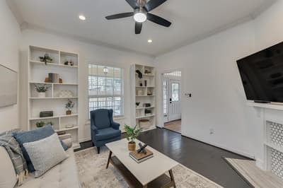 909 Elsbeth Street, Dallas TX 75208 - Photo 2