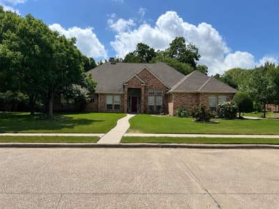 1810 Plum Creek Drive, Midlothian TX 76065