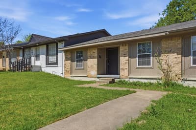 233 Creek Cove Drive, Dallas TX 75217 - Photo 2