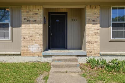 233 Creek Cove Drive, Dallas TX 75217 - Photo 4