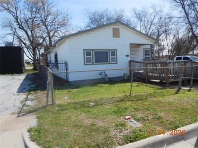 655 Crawford Street, Fort Worth TX 76104 - Photo 3