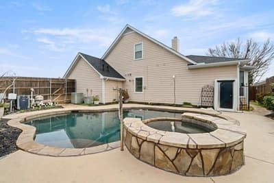2412 Aramic Court, Arlington TX 76001 - Photo 3