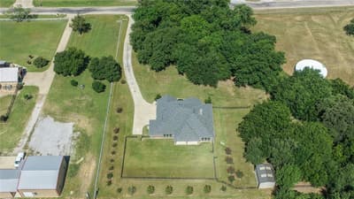 181 Fairview Court, Decatur TX 76234 - Photo 4