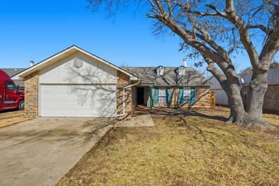 2117 Newbury Drive, Arlington TX 76014