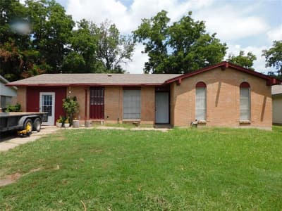 925 Shorecrest Drive, Garland TX 75040 - Photo 2