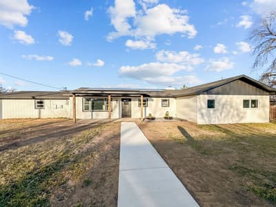 501 Roach Street, Bowie TX 76230