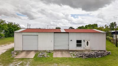 721 Comanche Cove Drive, Granbury TX 76048