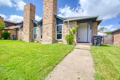 2400 Summer Place Drive, Arlington TX 76014
