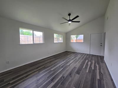 614 W Grenoble Drive, Grand Prairie TX 75052 - Photo 3