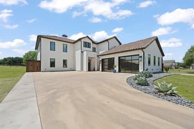 613 Wildcat Way, Kennedale TX 76060