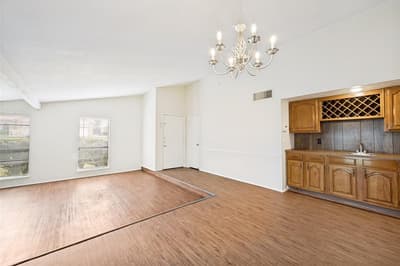 4708 Woodfield Drive, Arlington TX 76016 - Photo 4