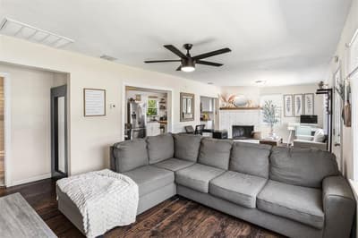 516 E Wintergreen Road, DeSoto TX 75115 - Photo 2