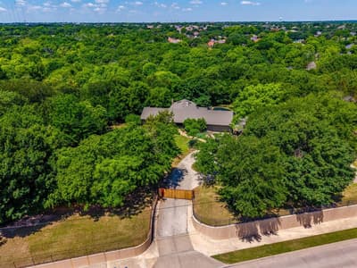 1107 N Cockrell Hill Road, DeSoto TX 75115