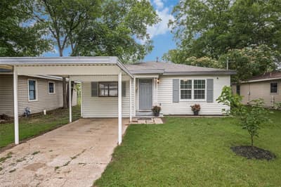 717 Small Street, Bowie TX 76230