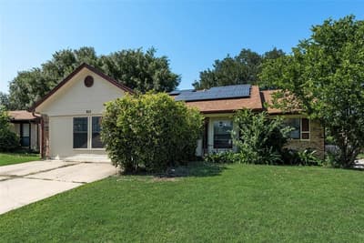 915 Freestone Drive, Arlington TX 76017 - Photo 3