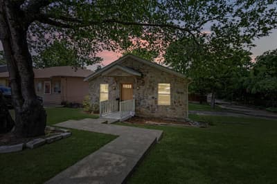 1303 Arizona Avenue, Dallas TX 75216 - Photo 2