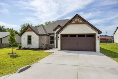2209 Snake River Drive, Granbury TX 76048 - Photo 2