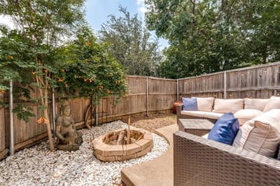 4605 Lester Drive, Dallas TX 75219 - Photo 2