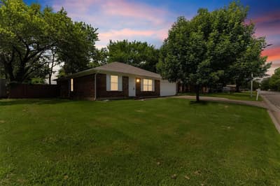 4108 Cypress Springs Drive, Arlington TX 76001 - Photo 4