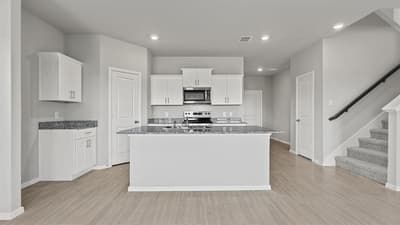 905 INGALLS PARK Lane, Fort Worth TX 76131 - Photo 2