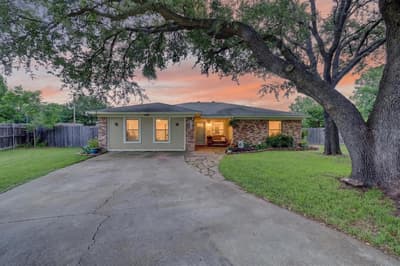 1145 S Timberline Drive, Benbrook TX 76126