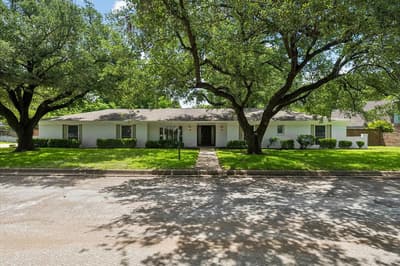 4113 Ridglea Country Club Drive, Fort Worth TX 76126