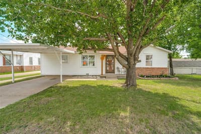 709 Charles Street, Weatherford TX 76086