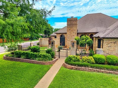 608 Gunnison Drive, Arlington TX 76006