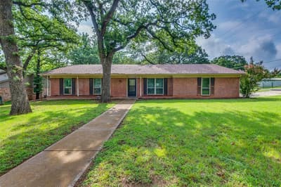 5500 Woodland Hills Drive, Denton TX 76208