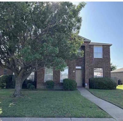220 Maplecrest Drive, DeSoto TX 75115