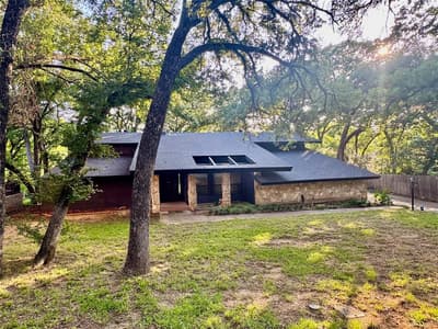 2000 Mill Creek Drive, Arlington TX 76010