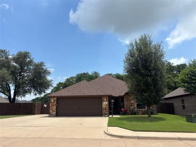 310 Donna Circle, Granbury TX 76049
