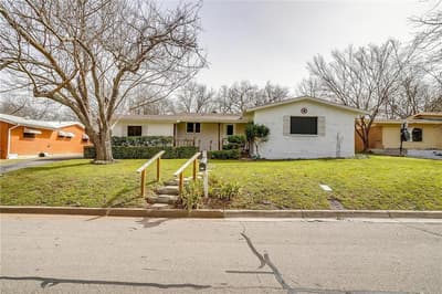 302 Case Street, Weatherford TX 76086
