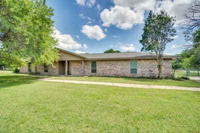 112 Burkett Lane, Pecan Hill TX 75154