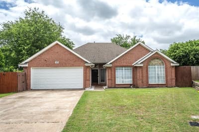 115 S Blue Bonnet Circle, Justin TX 76247