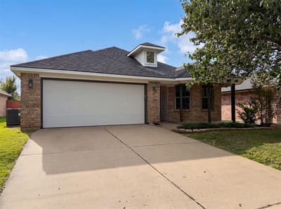 1618 Hillside Drive, Waxahachie TX 75165