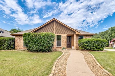 1425 Misty Hollow Street, Denton TX 76209