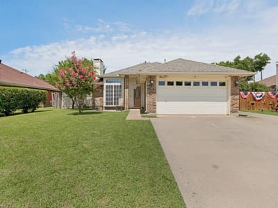 3605 Royal Valley Road, Grand Prairie TX 75052