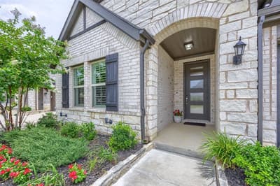 2091 Creekbluff Circle, Lewisville TX 75010