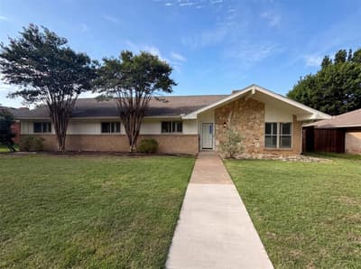 1618 Woodcrest Lane, Carrollton TX 75006