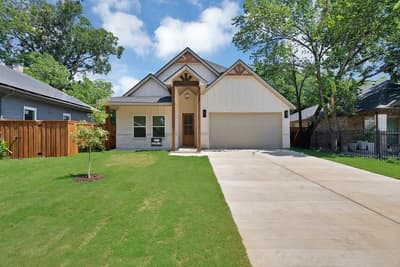 1021 E Richmond Avenue, Fort Worth TX 76104